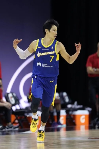 林书豪从哈佛校园到NBA巨星的不凡经历-第3张图片-www.211178.com_果博福布斯